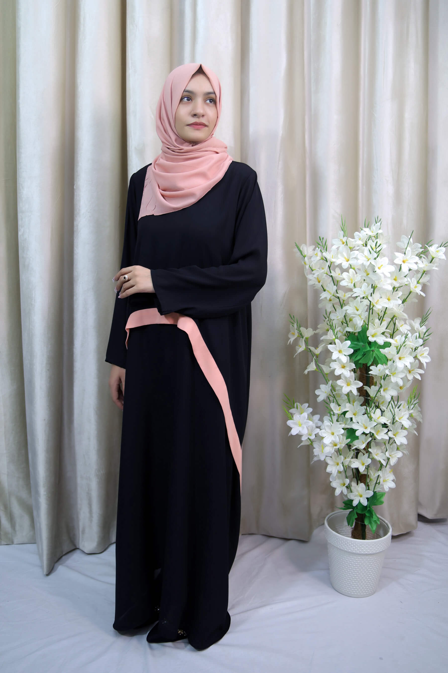 Sophie - Black Abaya with Soft Pink Contrast – Modest Maxi Dress in UK