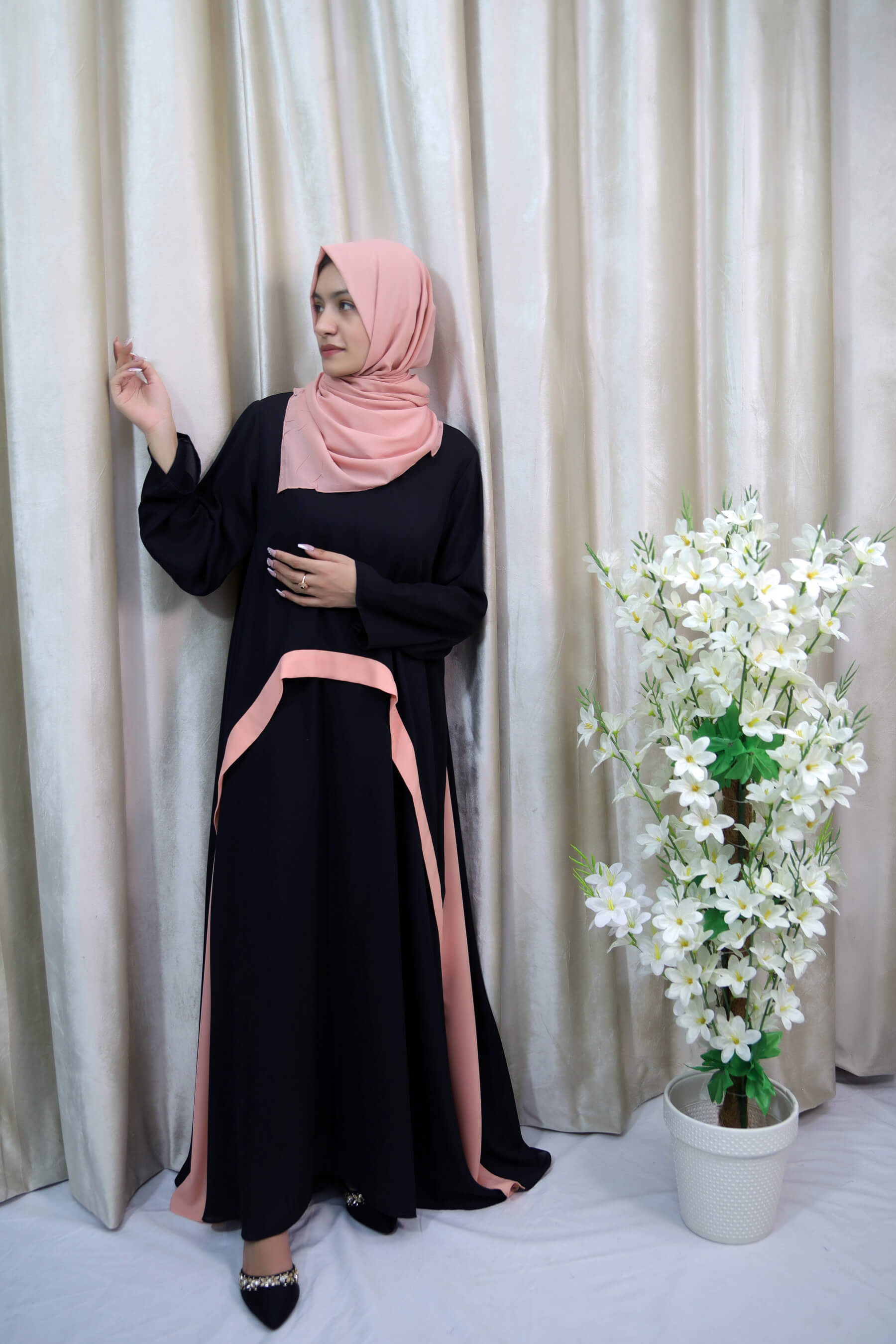 Sophie - Black Abaya with Soft Pink Contrast – Modest Maxi Dress in UK