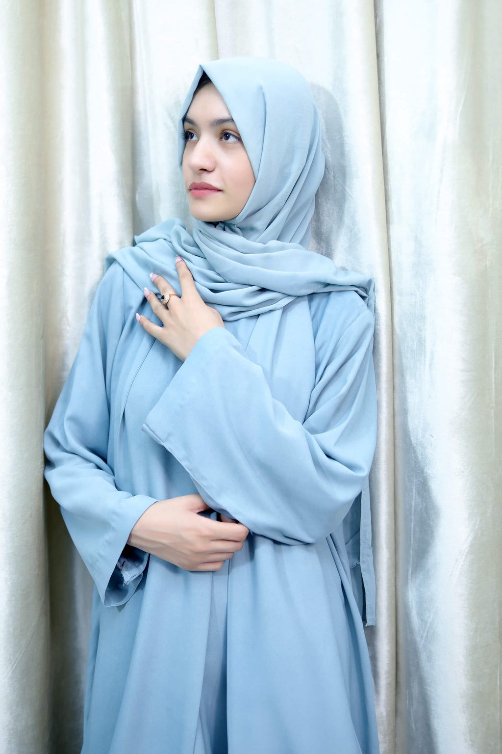 Elegant Light Blue Batwing Abaya for Women – Modest and Stylish UK Fashion