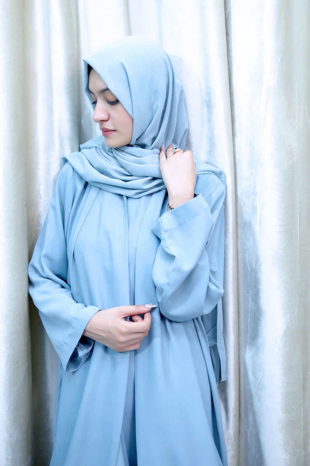 Elegant Light Blue Batwing Abaya for Women – Modest and Stylish UK Fashion